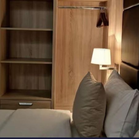 Hotel Garni Ideal ポドゴリツァ エクステリア 写真