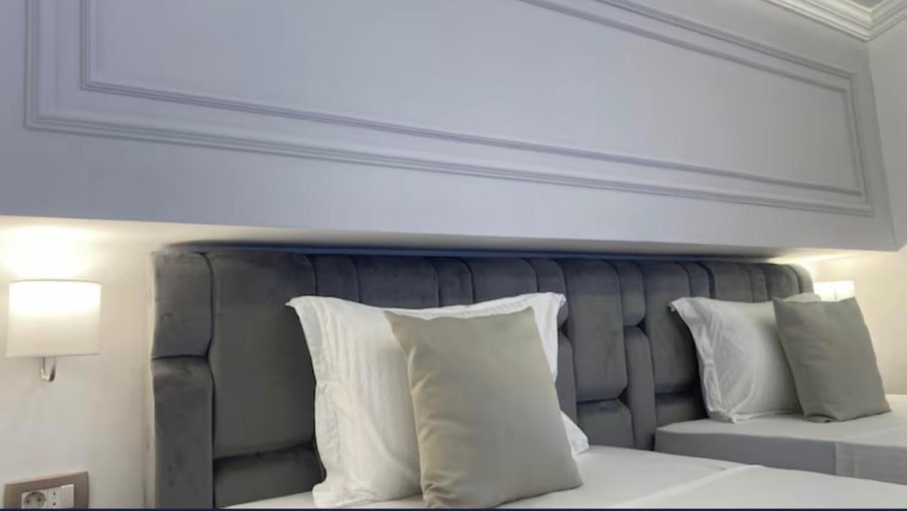 Hotel Garni Ideal ポドゴリツァ エクステリア 写真