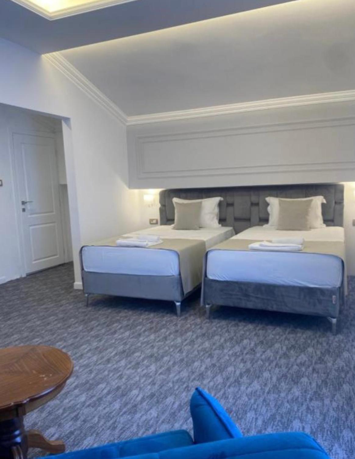 Hotel Garni Ideal ポドゴリツァ エクステリア 写真