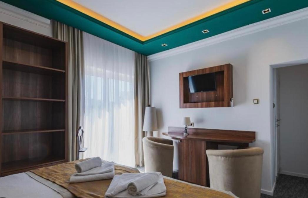 Hotel Garni Ideal ポドゴリツァ エクステリア 写真