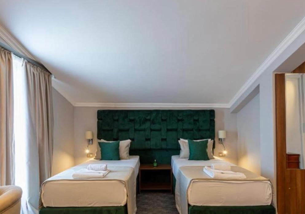 Hotel Garni Ideal ポドゴリツァ エクステリア 写真