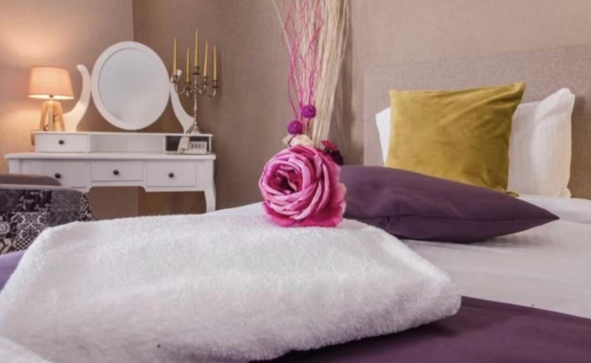 Hotel Garni Ideal ポドゴリツァ エクステリア 写真