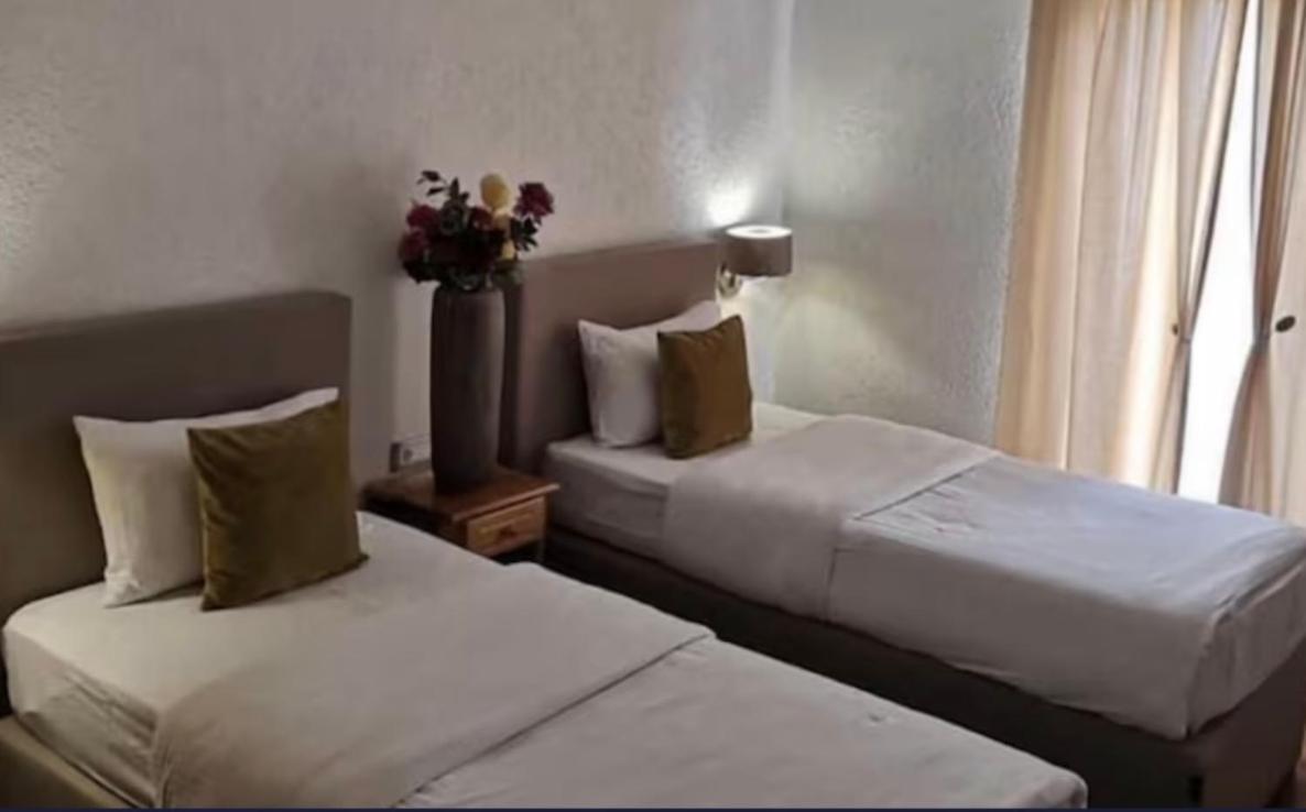 Hotel Garni Ideal ポドゴリツァ エクステリア 写真