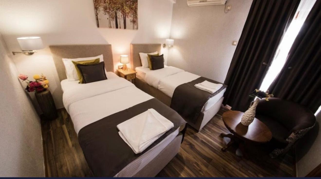 Hotel Garni Ideal ポドゴリツァ エクステリア 写真