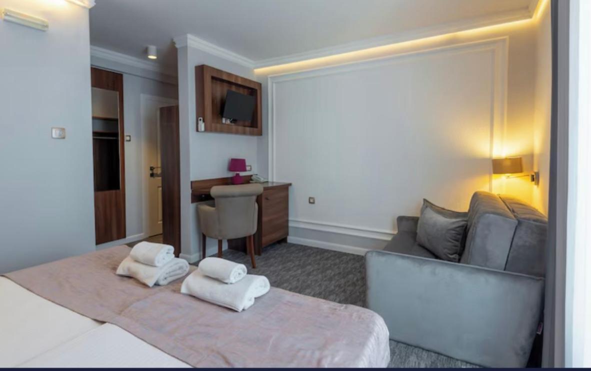 Hotel Garni Ideal ポドゴリツァ エクステリア 写真