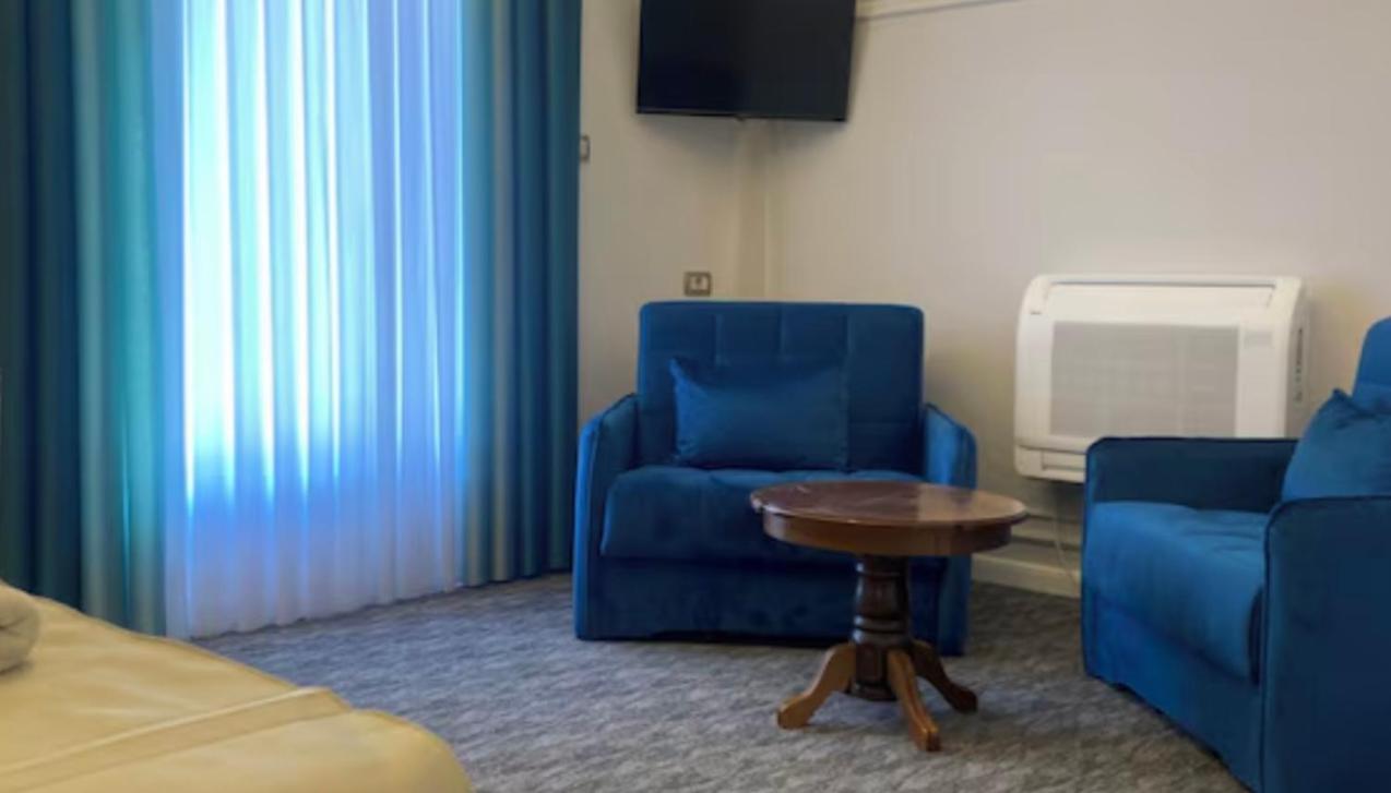Hotel Garni Ideal ポドゴリツァ エクステリア 写真